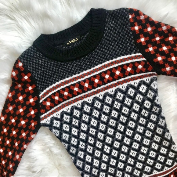 Nilza Dresses & Skirts - Nilza Sweater Dress Unique Print Size Small ❤️